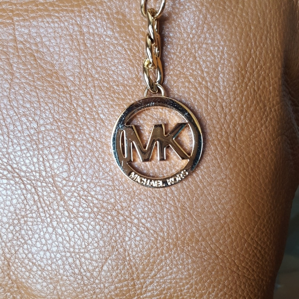 🌻SOLD🌻EUC Michael by Michael Kors shoulder bag - Picture 2 of 8